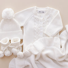 Load image into Gallery viewer, Ollie and Echo | Knitted Frill Blanket