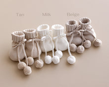 Load image into Gallery viewer, Knitted Baby Booties