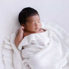 Load image into Gallery viewer, Ollie and Echo | Knitted Frill Blanket
