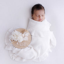 Load image into Gallery viewer, Ollie and Echo | Knitted Frill Blanket
