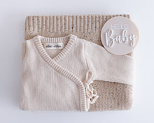 Load image into Gallery viewer, Ollie and Echo | Knitted Gift Set Beige
