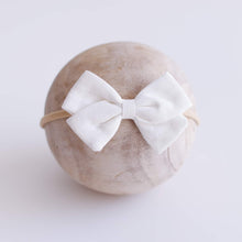 Load image into Gallery viewer, Ollie and Echo | Linen Baby Bow Headband
